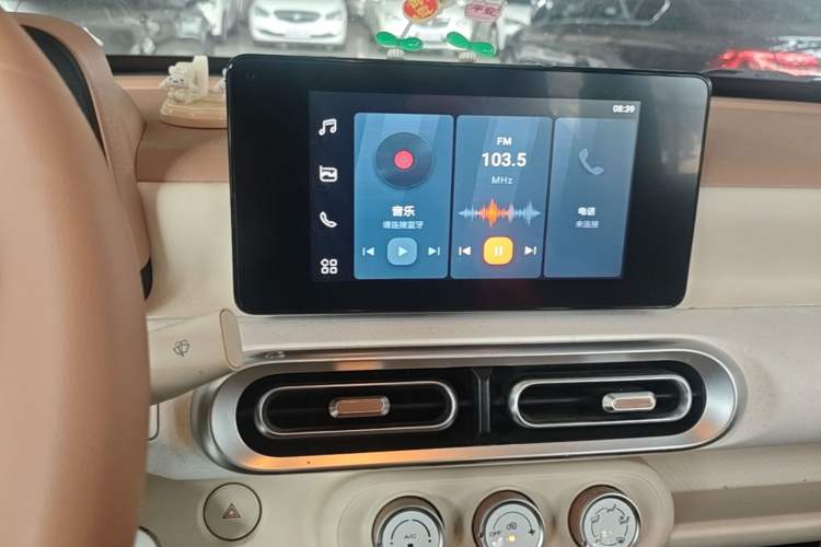 Used Wuling Hongguang MINIEV 2024 3rd Generation 215km Advanced Version Audio And AC Panel