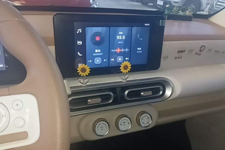 Used Wuling Hongguang MINIEV 2024 3rd Generation 215km Advanced Version Audio And AC Panel