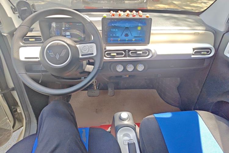 Used Wuling Hongguang MINIEV 2024 3rd Generation 215km Youth Edition Center Console