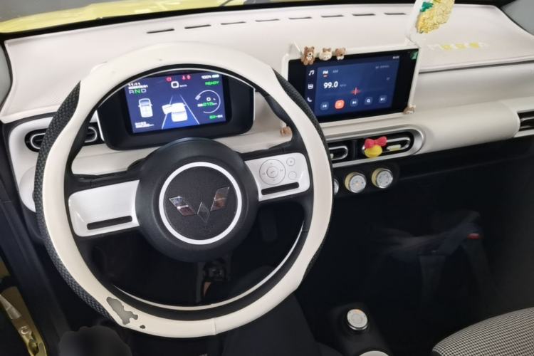 Used Wuling Hongguang MINIEV 2024 3rd Generation 215km Advanced Version Center Console