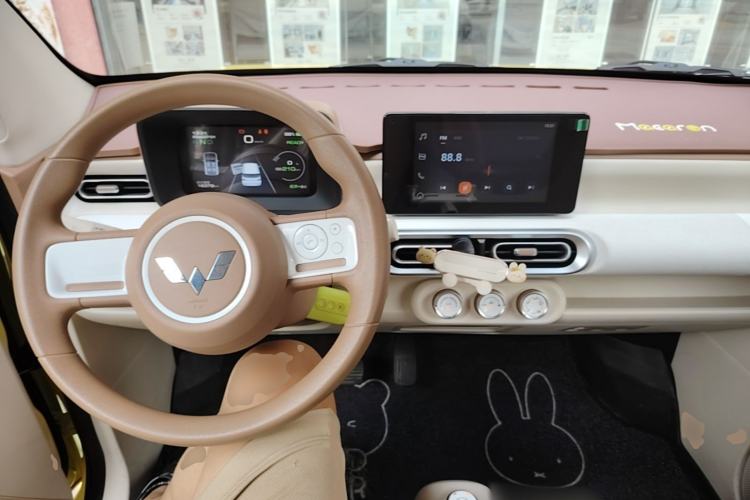 Used Wuling Hongguang MINIEV 2024 3rd Generation 215km Youth Edition Center Console