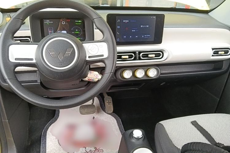 Used Wuling Hongguang MINIEV 2024 3rd Generation 215km Advanced Version Center Console