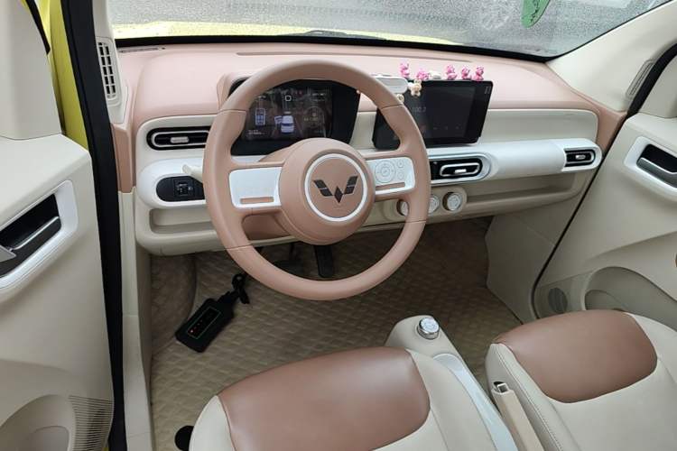 Used Wuling Hongguang MINIEV 2024 3rd Generation 215km Advanced Version Center Console