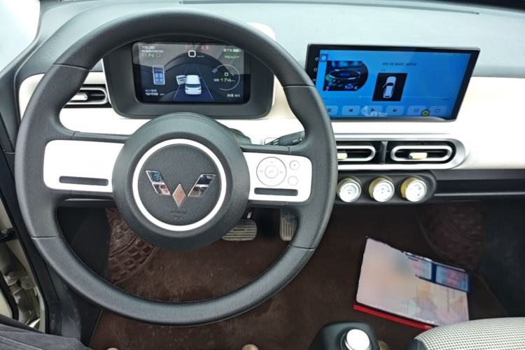Used Wuling Hongguang MINIEV 2024 3rd Generation 215km Youth Edition Center Console