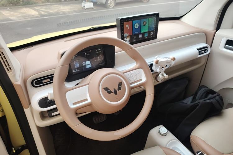 Used Wuling Hongguang MINIEV 2024 3rd Generation 215km Youth Edition Center Console