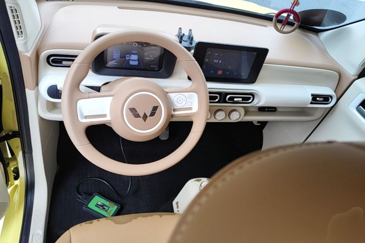 Used Wuling Hongguang MINIEV 2024 3rd Generation 215km Advanced Version Center Console