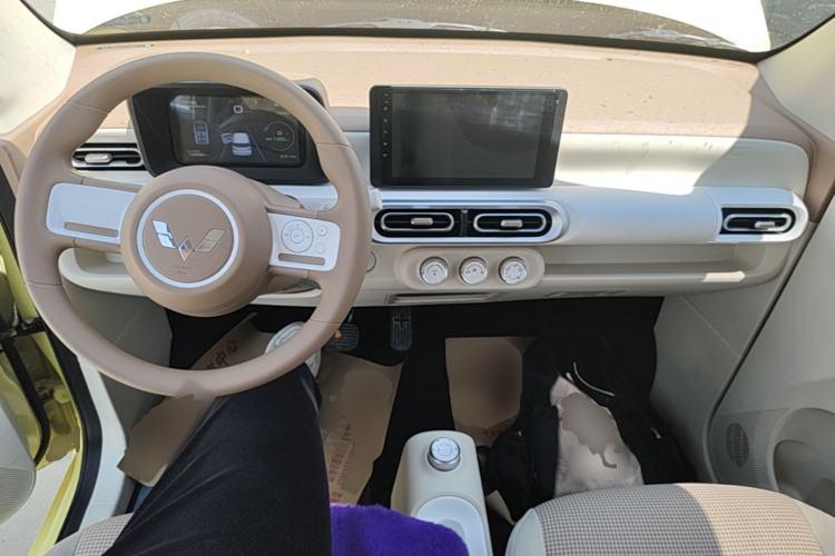 Used Wuling Hongguang MINIEV 2024 3rd Generation 215km Advanced Version Center Console