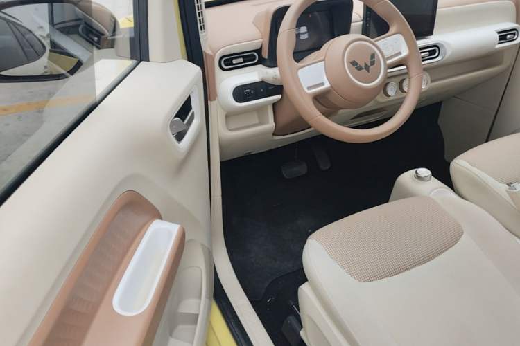 Used Wuling Hongguang MINIEV 2024 3rd Generation 215km Youth Edition Driver Seat