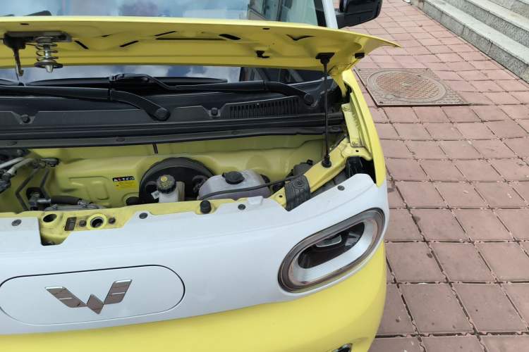 Used Wuling Hongguang MINIEV 2024 3rd Generation 215km Advanced Version Engine Bay Left