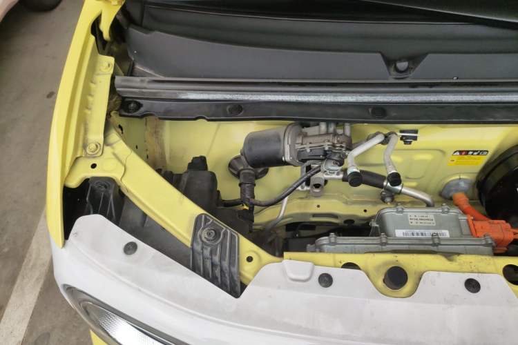 Used Wuling Hongguang MINIEV 2024 3rd Generation 215km Advanced Version Engine Bay Right