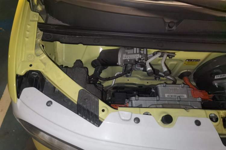 Used Wuling Hongguang MINIEV 2024 3rd Generation 215km Advanced Version Engine Bay Right