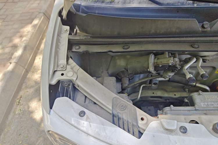 Used Wuling Hongguang MINIEV 2024 3rd Generation 215km Youth Edition Engine Bay Right