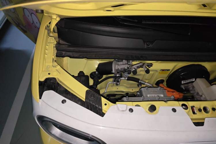 Used Wuling Hongguang MINIEV 2024 3rd Generation 215km Advanced Version Engine Bay Right