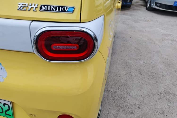 Used Wuling Hongguang MINIEV 2024 3rd Generation 215km Advanced Version Exterior 3