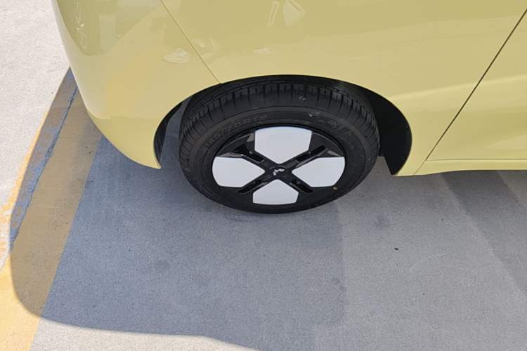 Used Wuling Hongguang MINIEV 2024 3rd Generation 215km Advanced Version Exterior 4