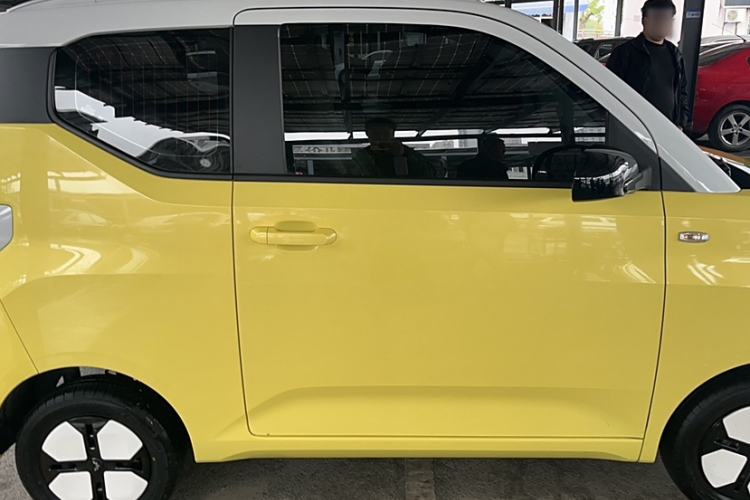 Used Wuling Hongguang MINIEV 2024 3rd Generation 215km Advanced Version Exterior 5