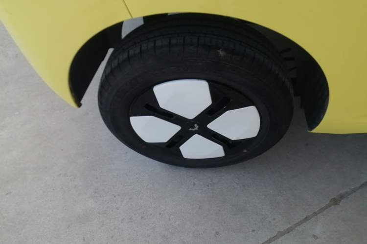 Used Wuling Hongguang MINIEV 2024 3rd Generation 215km Advanced Version Exterior 5