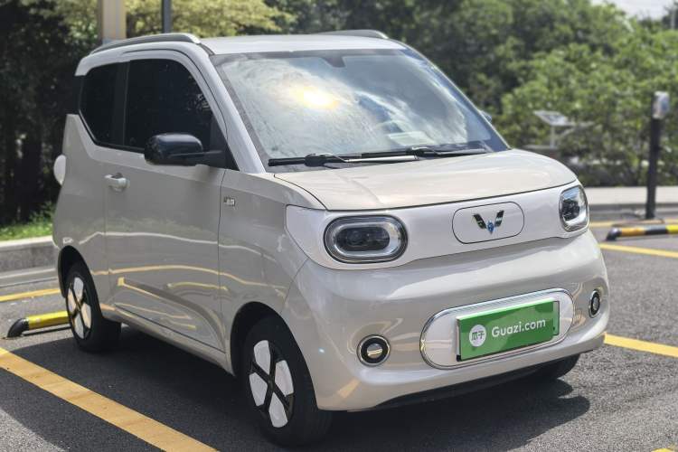 Used Wuling Hongguang MINIEV 2024 3rd Generation 215km Advanced Version Exterior 9