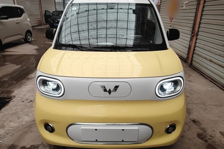 Used Wuling Hongguang MINIEV 2024 3rd Generation 215km Advanced Version Front