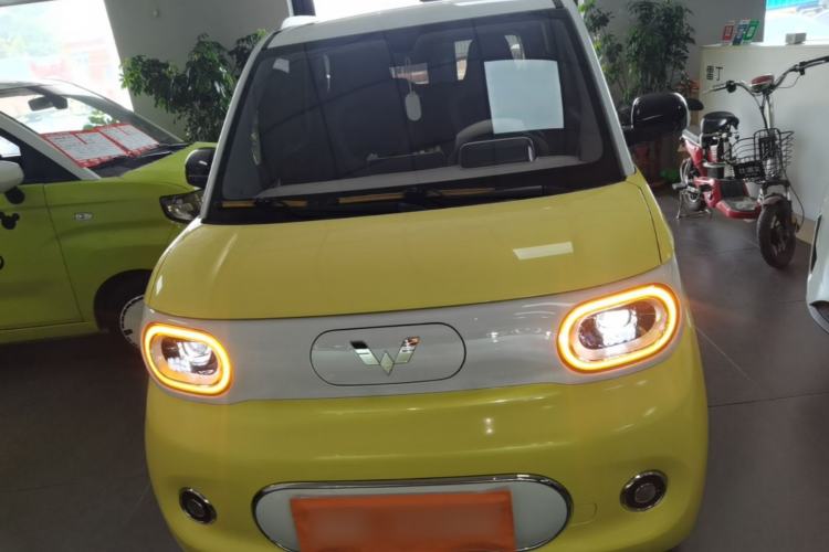 Used Wuling Hongguang MINIEV 2024 3rd Generation 215km Advanced Version Front