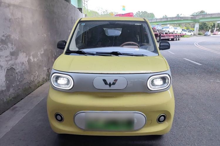 Used Wuling Hongguang MINIEV 2024 3rd Generation 215km Youth Edition Front