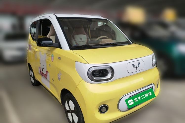 Used Wuling Hongguang MINIEV 2024 3rd Generation 215km Advanced Version Front Right 45 Deg