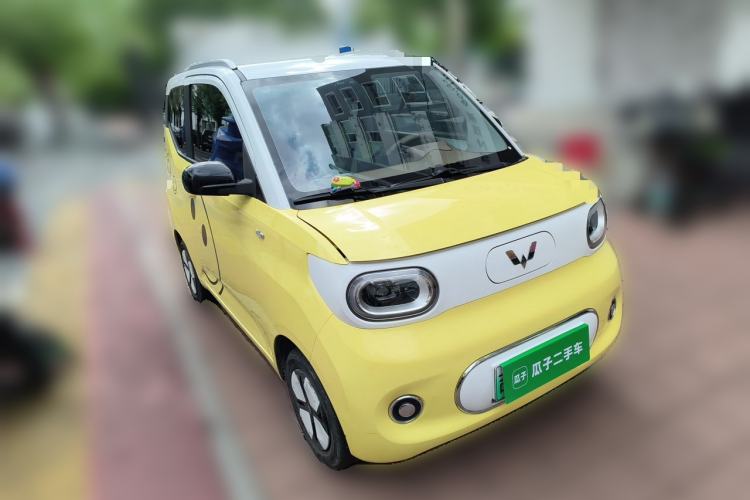 Used Wuling Hongguang MINIEV 2024 3rd Generation 215km Advanced Version Front Right 45 Deg