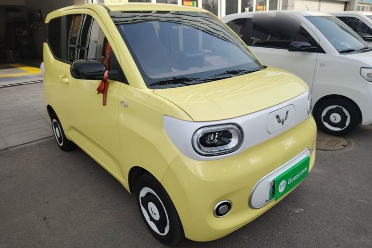 Used Wuling Hongguang MINIEV 2024 3rd Generation 215km Youth Edition Front Right 45 Deg