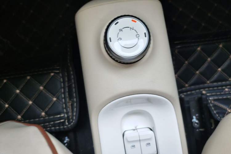 Used Wuling Hongguang MINIEV 2024 3rd Generation 215km Advanced Version Gear Lever
