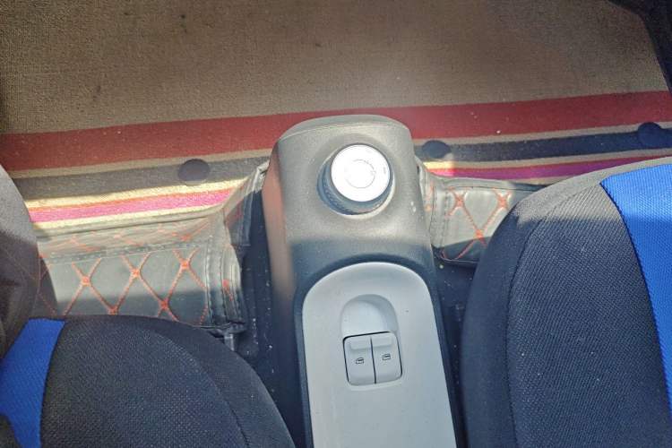 Used Wuling Hongguang MINIEV 2024 3rd Generation 215km Youth Edition Gear Lever
