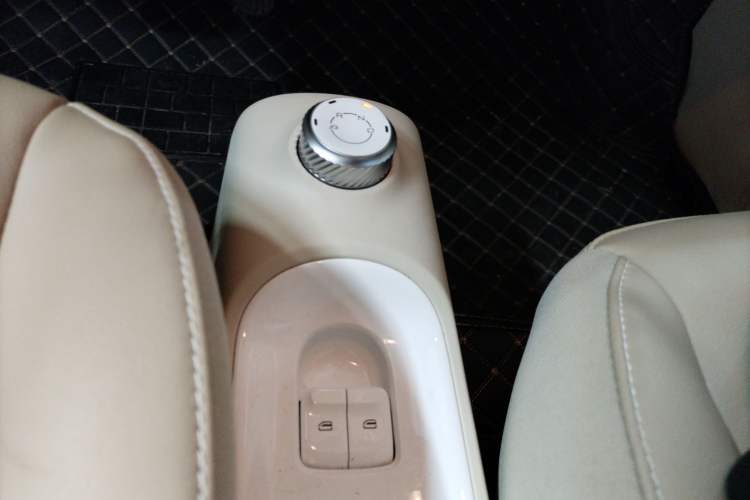 Used Wuling Hongguang MINIEV 2024 3rd Generation 215km Advanced Version Gear Lever