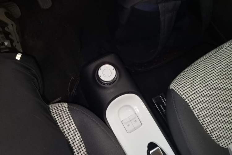 Used Wuling Hongguang MINIEV 2024 3rd Generation 215km Advanced Version Gear Lever