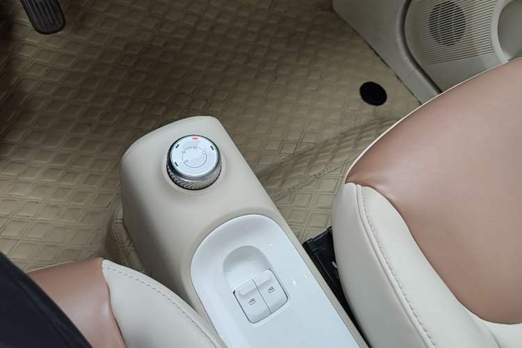 Used Wuling Hongguang MINIEV 2024 3rd Generation 215km Advanced Version Gear Lever