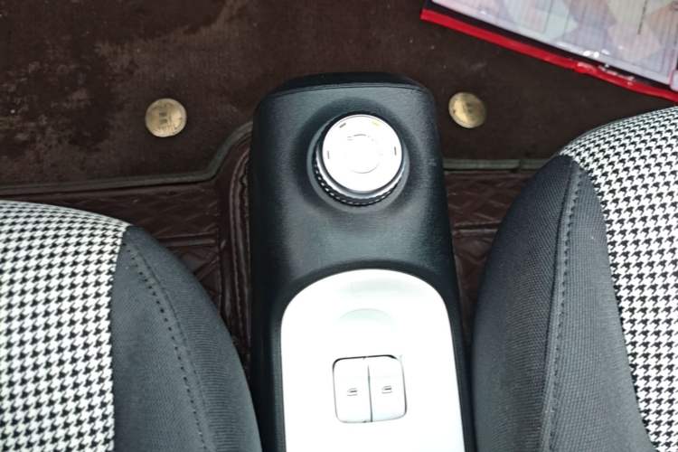Used Wuling Hongguang MINIEV 2024 3rd Generation 215km Youth Edition Gear Lever