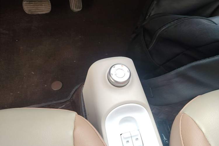 Used Wuling Hongguang MINIEV 2024 3rd Generation 215km Youth Edition Gear Lever