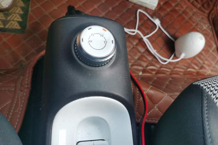 Used Wuling Hongguang MINIEV 2024 3rd Generation 215km Youth Edition Gear Lever