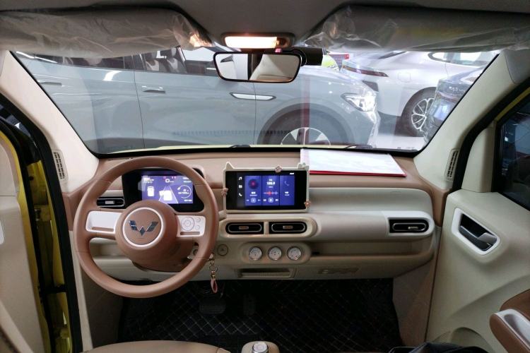 Used Wuling Hongguang MINIEV 2024 3rd Generation 215km Advanced Version Interior 1