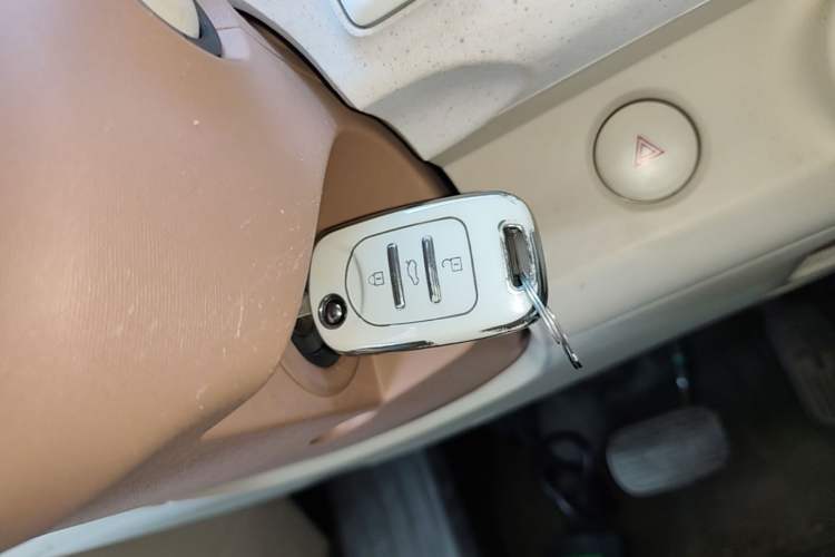 Used Wuling Hongguang MINIEV 2024 3rd Generation 215km Youth Edition Interior 1