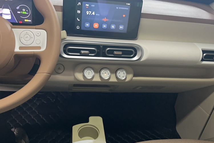Used Wuling Hongguang MINIEV 2024 3rd Generation 215km Advanced Version Interior 2