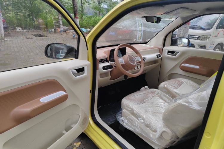 Used Wuling Hongguang MINIEV 2024 3rd Generation 215km Youth Edition Interior 2