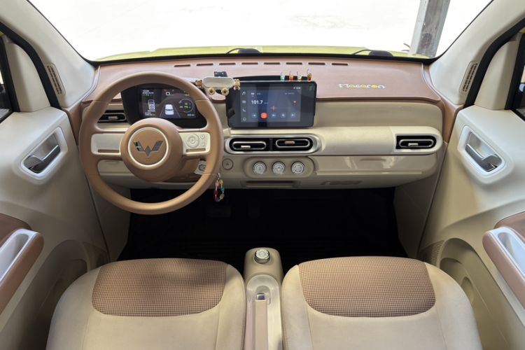 Used Wuling Hongguang MINIEV 2024 3rd Generation 215km Advanced Version Interior 2