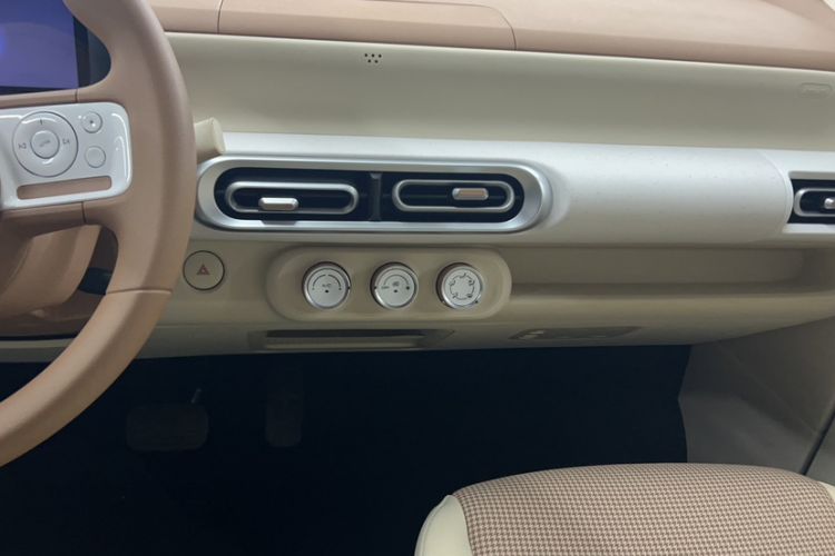 Used Wuling Hongguang MINIEV 2024 3rd Generation 215km Youth Edition Interior 3