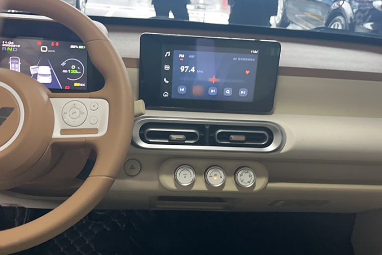 Used Wuling Hongguang MINIEV 2024 3rd Generation 215km Advanced Version Interior 3