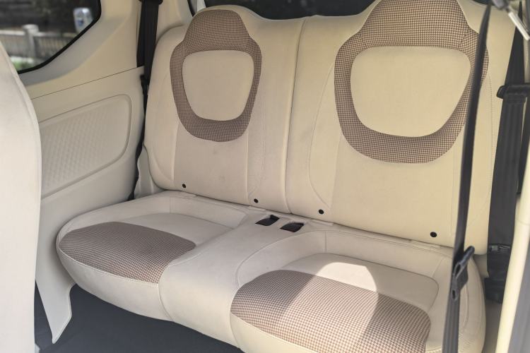 Used Wuling Hongguang MINIEV 2024 3rd Generation 215km Advanced Version Interior 3