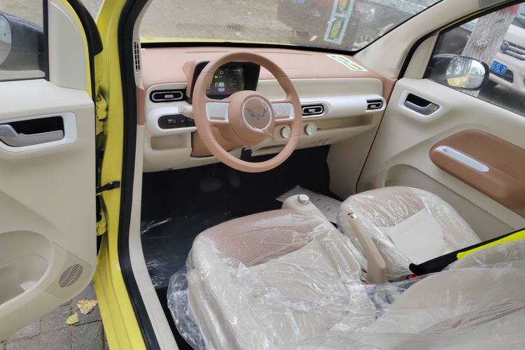 Used Wuling Hongguang MINIEV 2024 3rd Generation 215km Youth Edition Interior 3