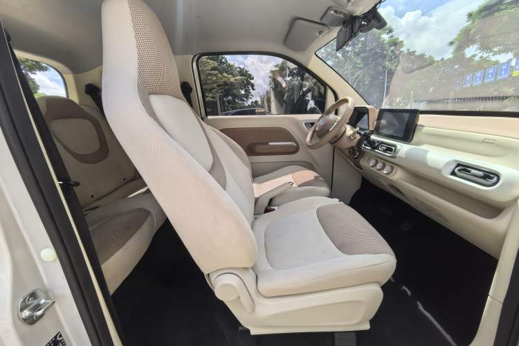 Used Wuling Hongguang MINIEV 2024 3rd Generation 215km Advanced Version Interior 5