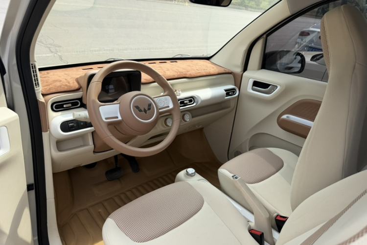 Used Wuling Hongguang MINIEV 2024 3rd Generation 215km Youth Edition Interior 5