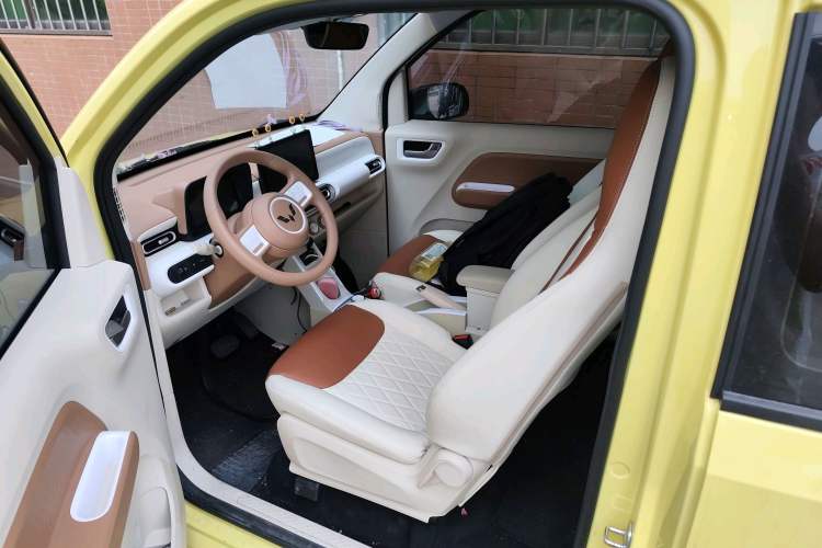 Used Wuling Hongguang MINIEV 2024 3rd Generation 215km Youth Edition Interior 6