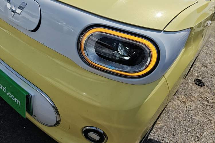 Used Wuling Hongguang MINIEV 2024 3rd Generation 215km Advanced Version Left Front Headlight