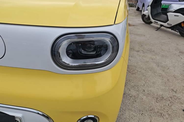 Used Wuling Hongguang MINIEV 2024 3rd Generation 215km Advanced Version Left Front Headlight